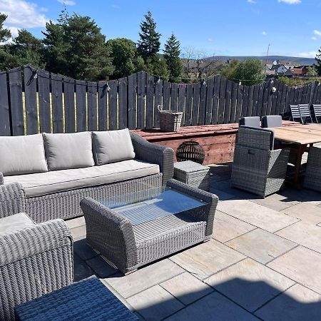 Alcantara- Modern Home With Hot Tub- Sleeps 10 Cromdale Esterno foto