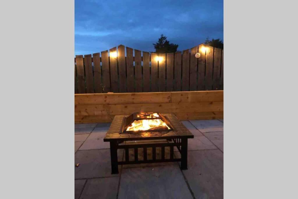 Alcantara- Modern Home With Hot Tub- Sleeps 10 Cromdale Esterno foto