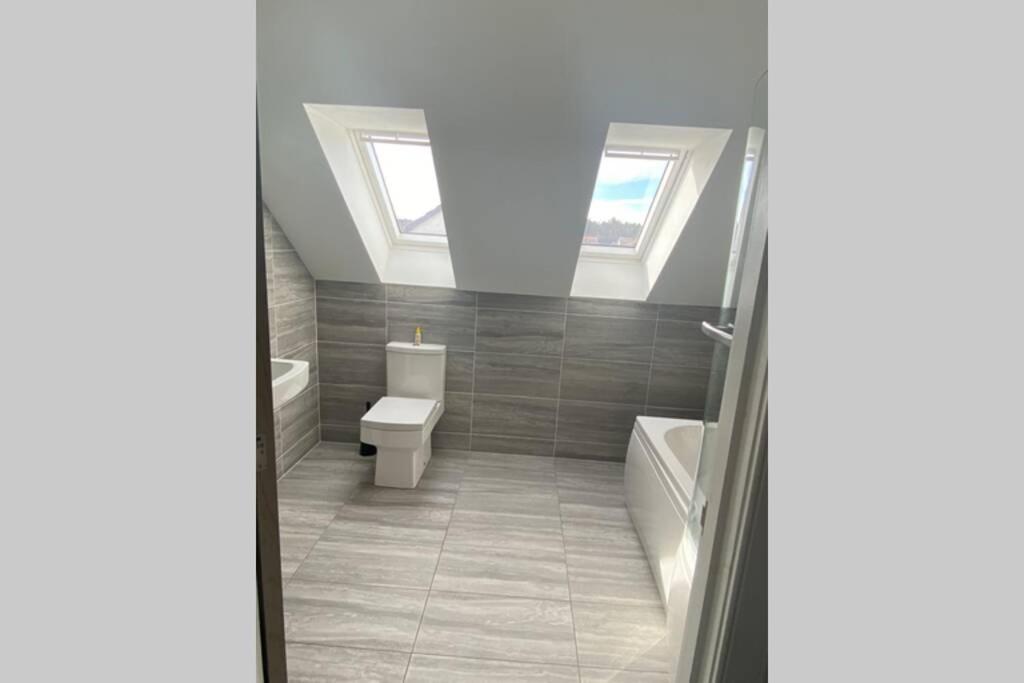 Alcantara- Modern Home With Hot Tub- Sleeps 10 Cromdale Esterno foto
