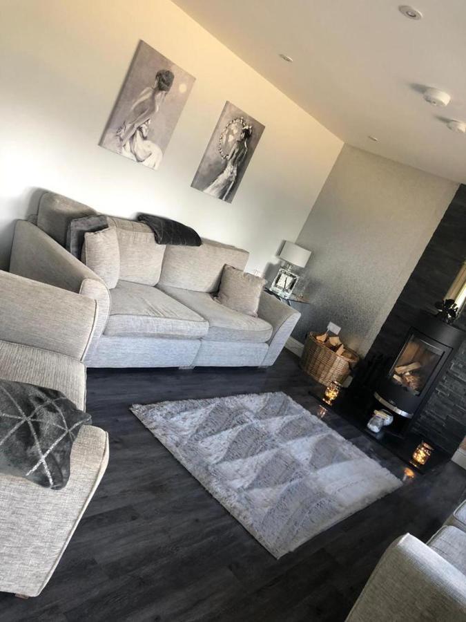 Alcantara- Modern Home With Hot Tub- Sleeps 10 Cromdale Esterno foto